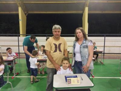 Noite de AutÃ³grafos dos alunos do Jardim 2 da Escola AluÃ­sio Maier foi um verdadeiro sucesso